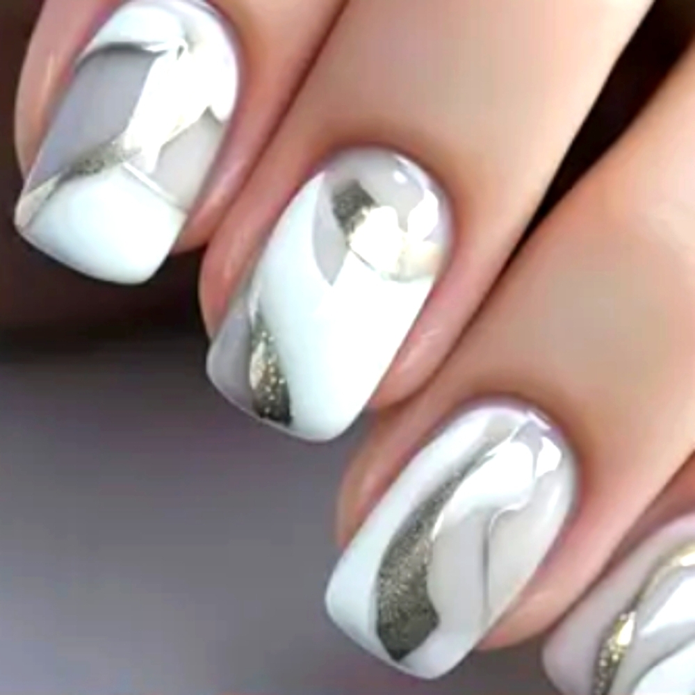 #26 Nails press on